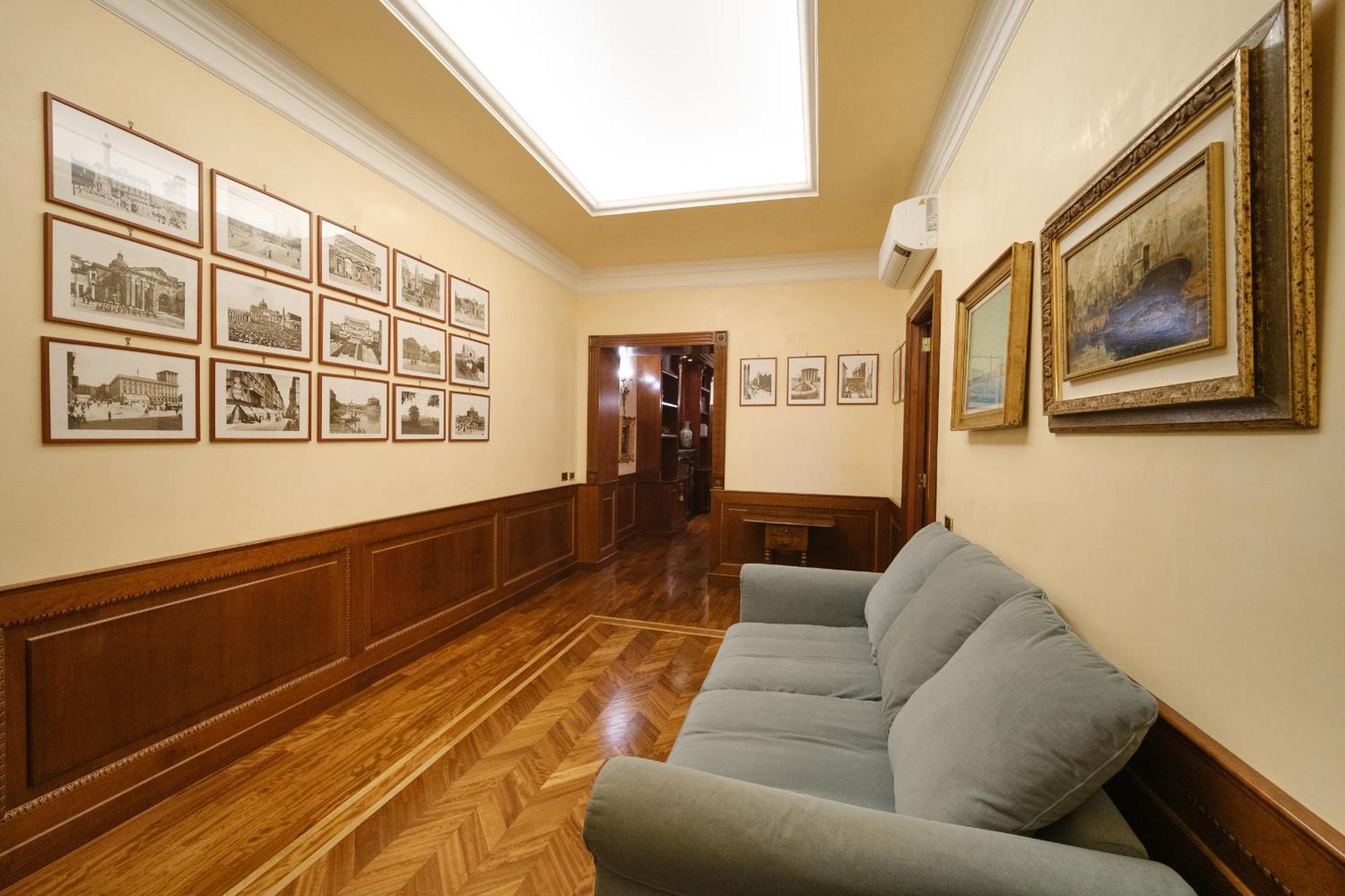 Apartment Spanish Steps Retreat Buddyrent Rome