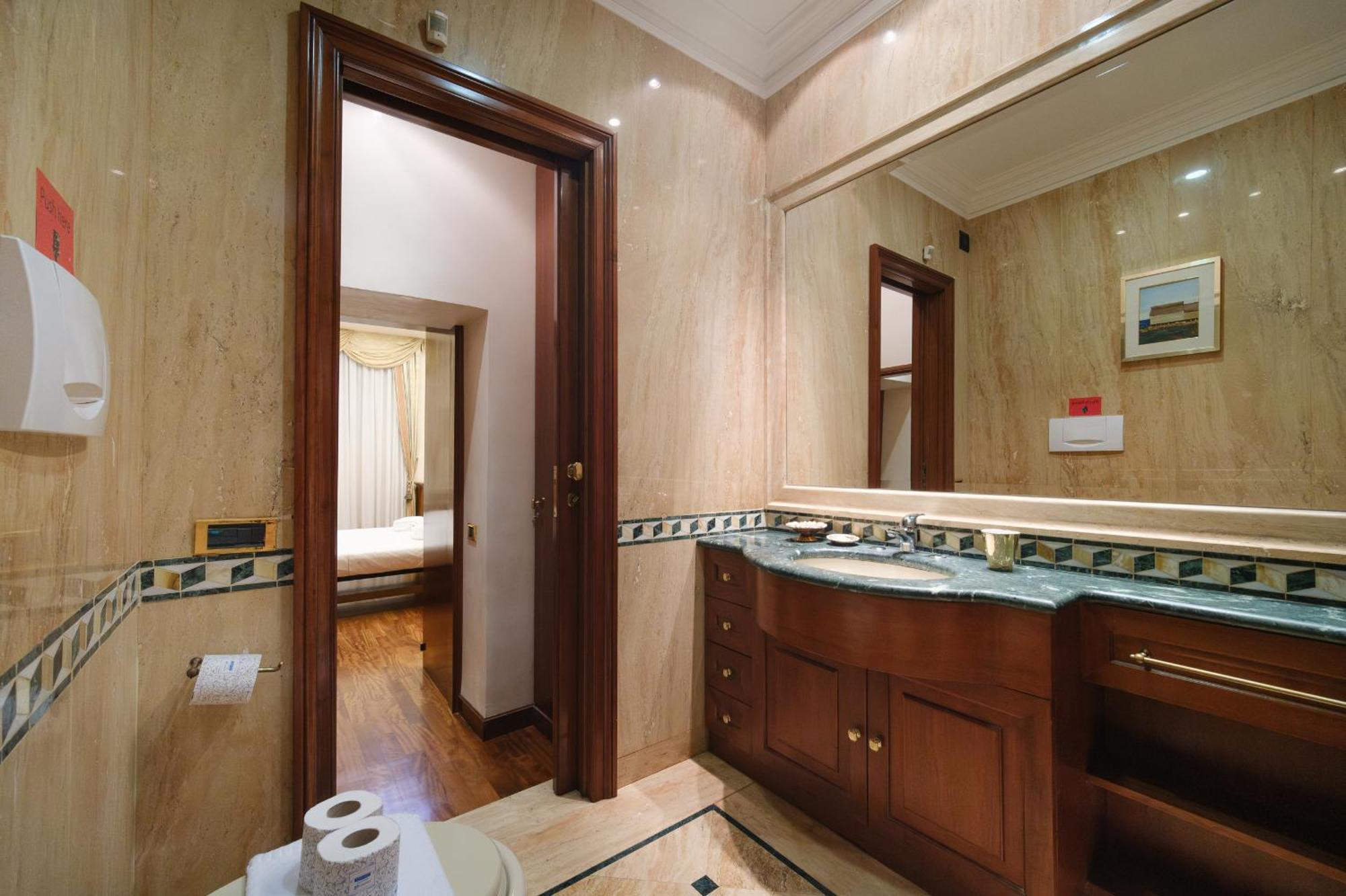 Spanish Steps Retreat Buddyrent Apartment Rome
